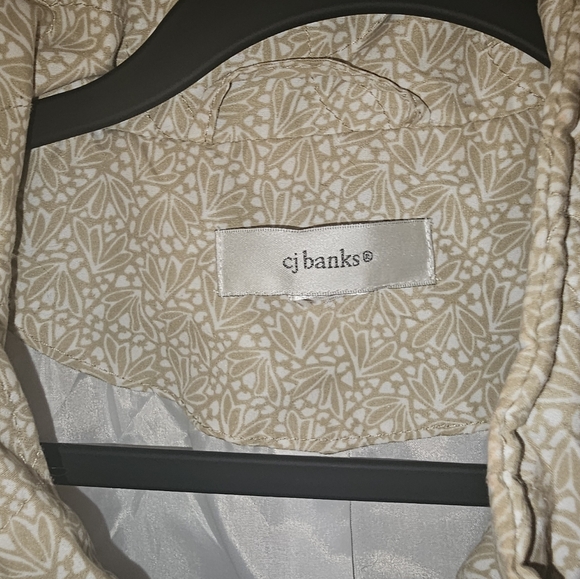 Fun Print Vest - Picture 4 of 4